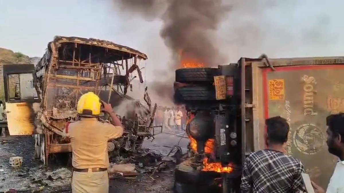13 killed, 25 injured in bus-truck collision in Markapuram