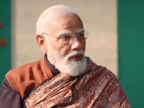 परीक्षा पे चर्चा-पीएम ने बच्&zwj;चों को असम के गमछे पहनाए:मोदी बोले- एक साल में हर विदेशी चीज स्&zwj;वदेशी से बदलें; चर्चा की 5 बड़ी बातें