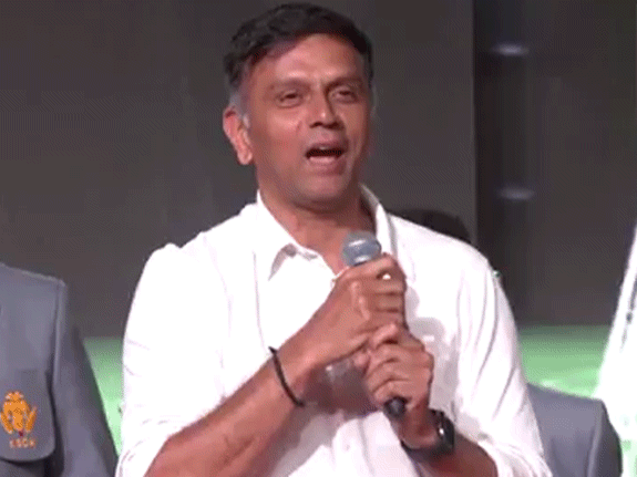 चिन्नास्वामी स्टेडियम में कुंबले-द्रविड़ के नाम पर दो स्टैंड्स होंगे:द्रविड़ बोले- घर से ज्यादा वक्त इस मैदान पर बिताया