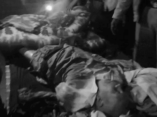 लुटेरों ने बेटे के सामने बाप की हत्या की:बहू डरकर बेड के नीचे छिपी, श्रावस्ती में घर में घुसकर वारदात