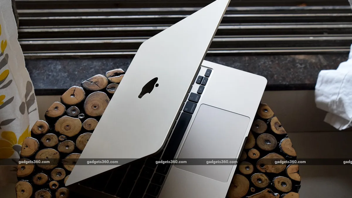 Apple's MacBook Air Unlikely to Get OLED Upgrade Soon; OLED MacBook Pro Could Arrive This Year: Kuo
