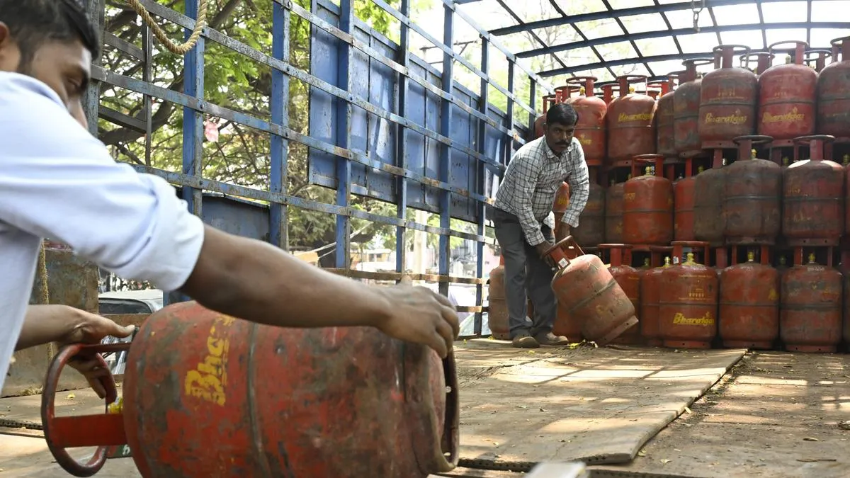 Domestic LPG refill booking systems tested amid customer rush 