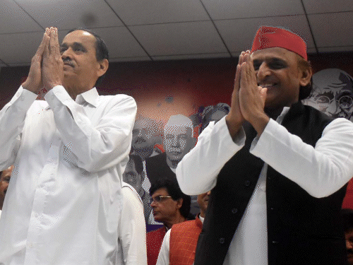 बेटे ने बनाया नसीमुद्दीन के सपा में जाने का रास्ता:अखिलेश के कॉमन फ्रेंड ने निभाई अहम भूमिका, इनसाइड स्टोरी