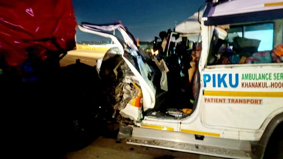 Four killed, two injured as ambulance rams into stationary truck near Srikalahasti