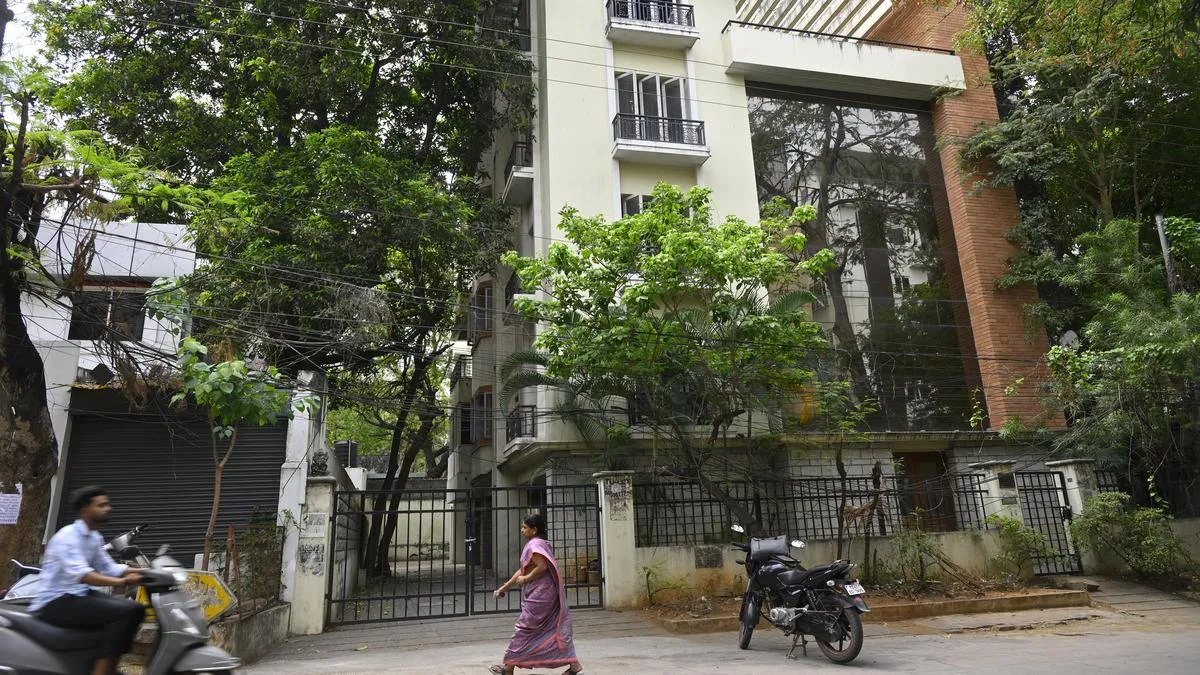 Jayalalithaa&rsquo;s Hyderabad property, leased by Vijay Mallya, seized for a day over tax dues