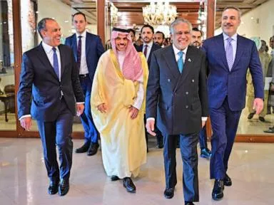  Pakistan says it will host US-Iran talks, while Iran warns US ground troops would be 'set on fire'