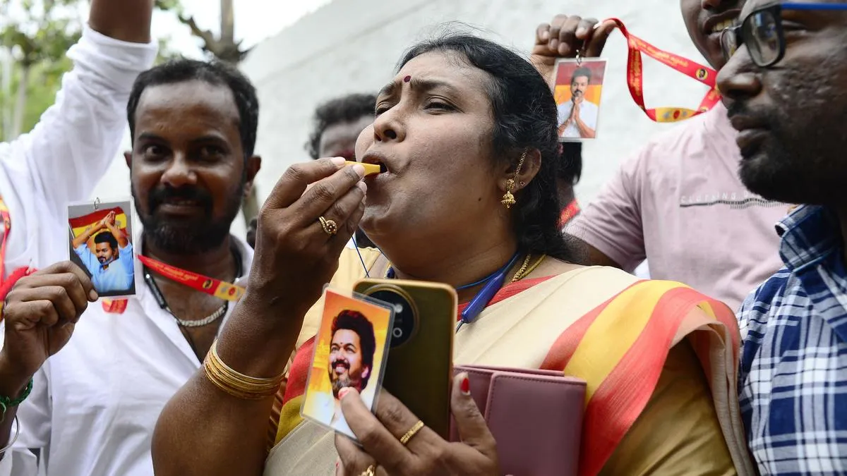 What are Vijay&rsquo;s options if he falls short of 118 seats?